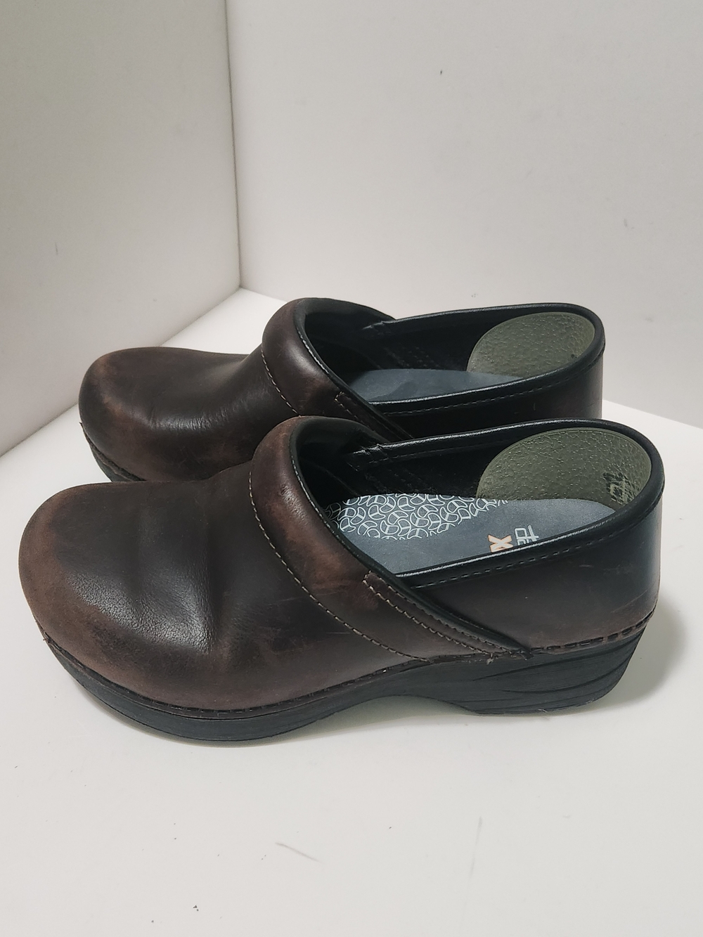Dansko XP 2.0 Women’s Brown Leather Clog Size 35  (US 4.5 - 5)